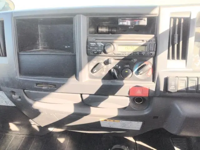 いすゞ エルフ 2RG-NKR88AN(2WD)の写真7