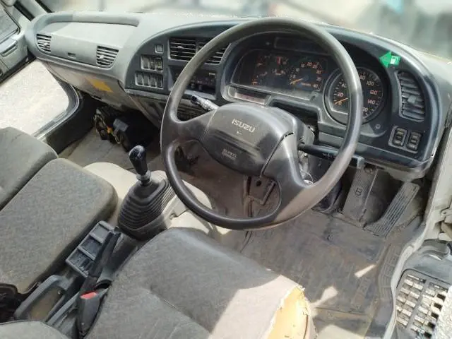 いすゞ フォワード KK-FRR35D4(2WD)の写真15