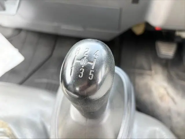 いすゞ エルフ TKG-NJR85AD(2WD)の写真11