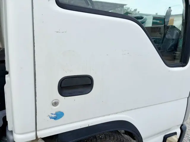 いすゞ エルフ TKG-NJR85AD(2WD)の写真31