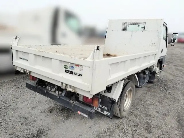 いすゞ エルフ TPG-NJR85AD(2WD)の写真5