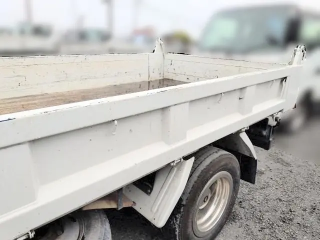いすゞ エルフ TPG-NJR85AD(2WD)の写真23