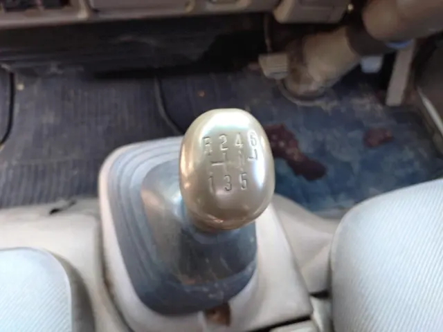 いすゞ エルフ KC-NPR70PV(2WD)の写真8