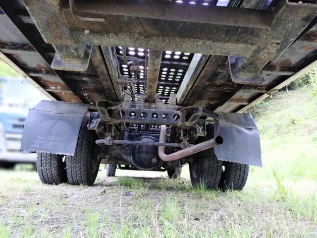いすゞ エルフ KC-NPR70PV(2WD)の写真34