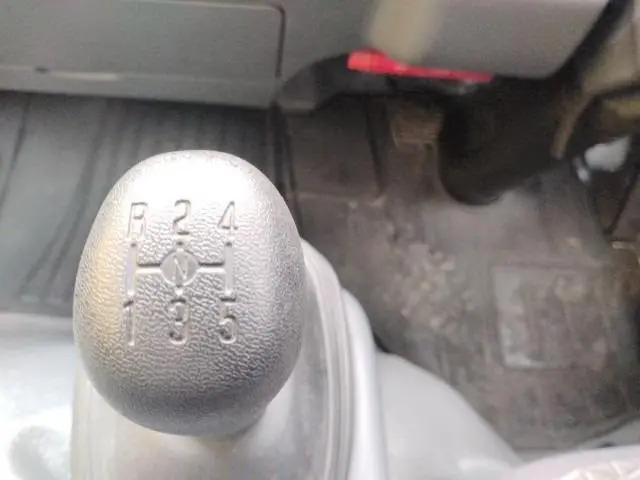 いすゞ エルフ 2RG-NLR88AN(2WD)の写真9