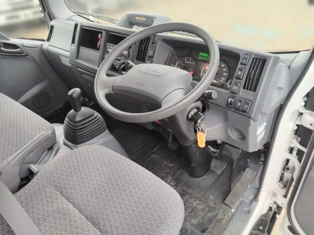いすゞ エルフ 2RG-NLR88AN(2WD)の写真12