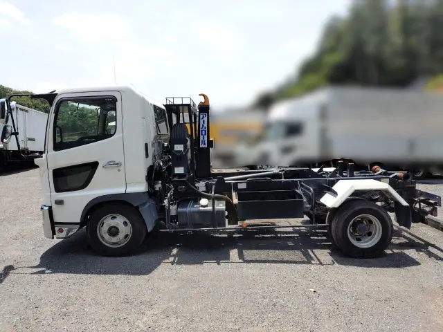 日野 レンジャー 2KG-FC2ABA(2WD)の写真20