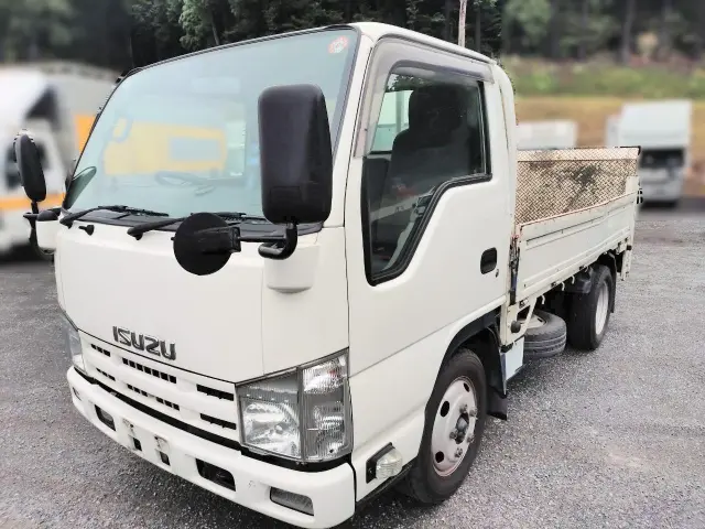 いすゞ エルフ BKG-NKR85A(2WD)の写真1