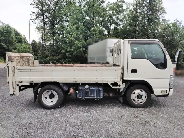 いすゞ エルフ BKG-NKR85A(2WD)の写真13
