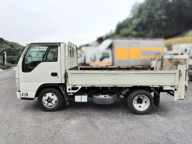 いすゞ エルフ BKG-NKR85A(2WD)の写真14
