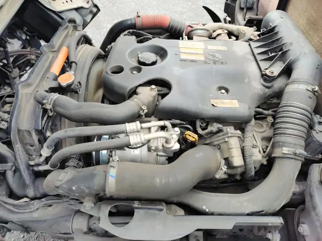 いすゞ エルフ BKG-NKR85A(2WD)の写真26