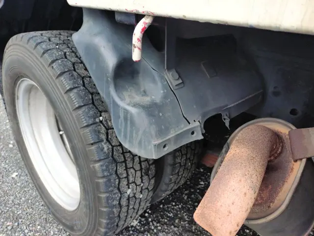 いすゞ エルフ BKG-NKR85A(2WD)の写真33