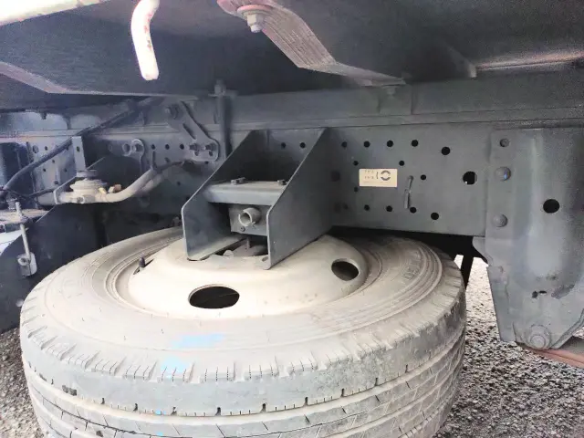 いすゞ エルフ BKG-NKR85A(2WD)の写真38