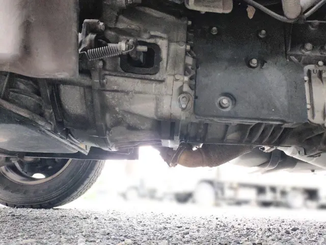 いすゞ エルフ BKG-NKR85A(2WD)の写真40