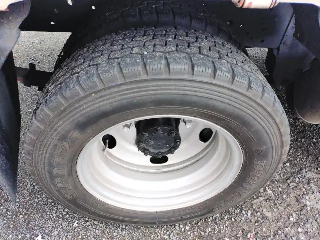いすゞ エルフ BKG-NKR85A(2WD)の写真42