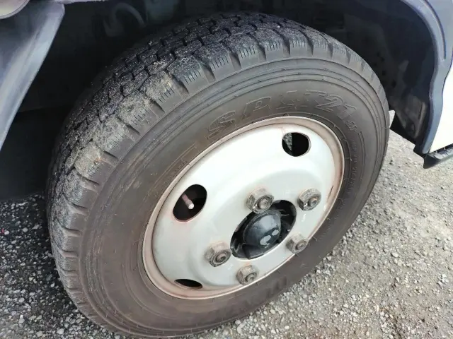 いすゞ エルフ BKG-NKR85A(2WD)の写真43