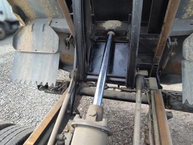 マツダ タイタン KK-WH65D(2WD)の写真29