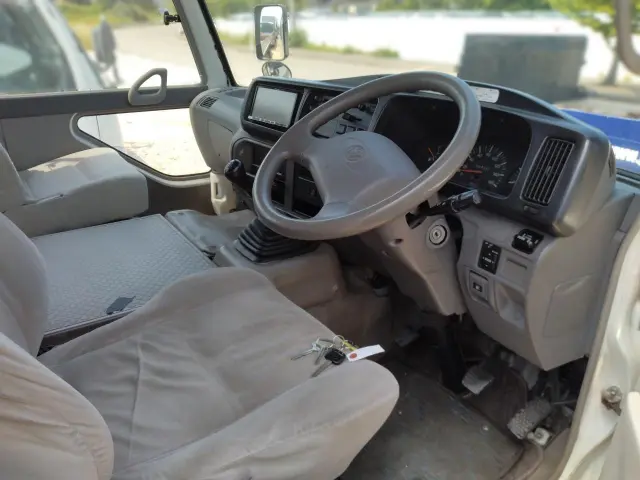 トヨタ コースター PDG-XZB50(2WD)の写真14