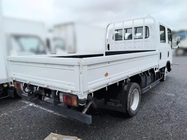 いすゞ エルフ BKG-NLR85AR(2WD)の写真4