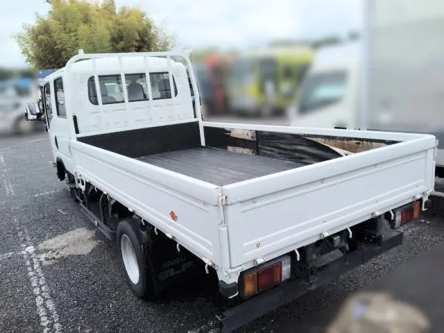 いすゞ エルフ BKG-NLR85AR(2WD)の写真5