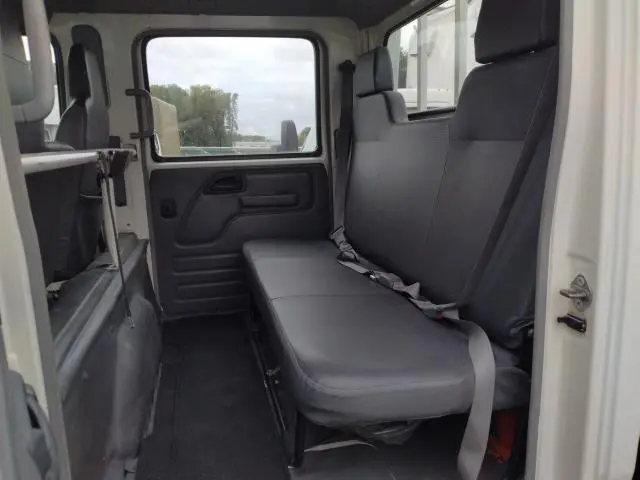 いすゞ エルフ BKG-NLR85AR(2WD)の写真16