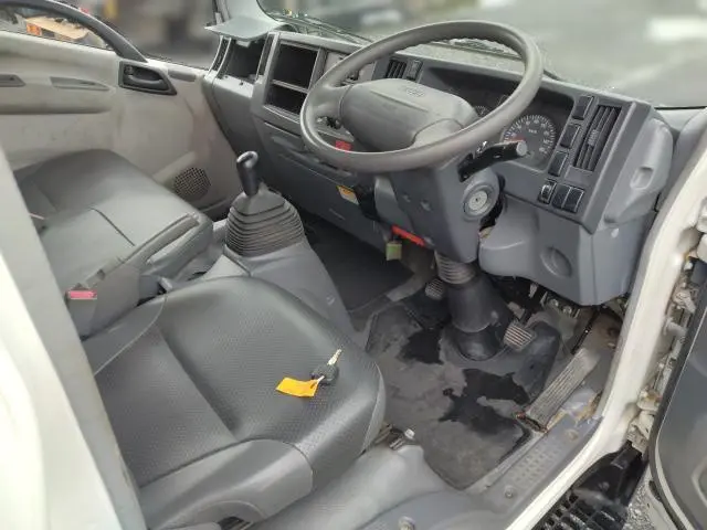 いすゞ エルフ BKG-NLR85AR(2WD)の写真21