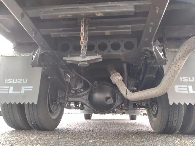 いすゞ エルフ BKG-NLR85AR(2WD)の写真33
