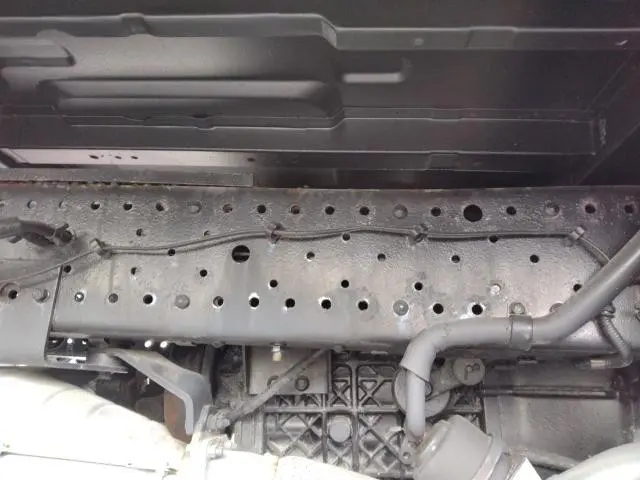 いすゞ エルフ BKG-NLR85AR(2WD)の写真35