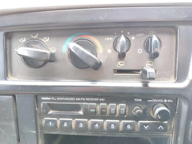 三菱 キャンター KC-FE537B(2WD)の写真6