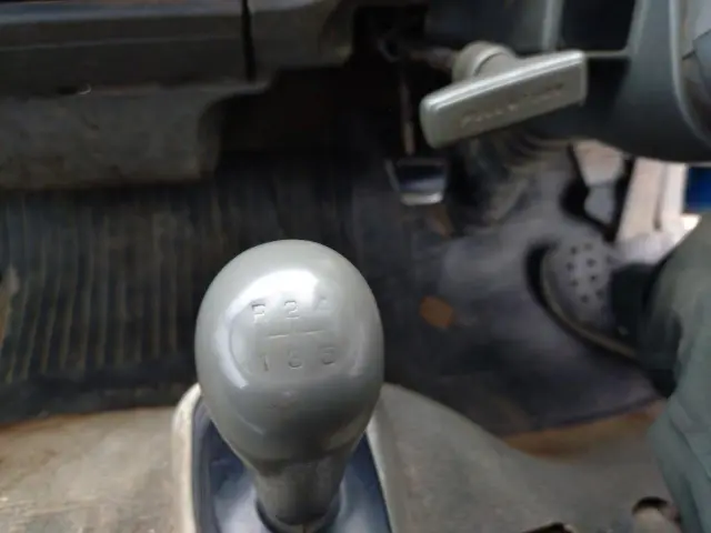 三菱 キャンター KC-FE537B(2WD)の写真7