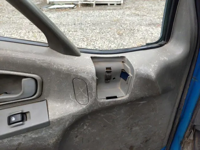 三菱 キャンター KC-FE537B(2WD)の写真12
