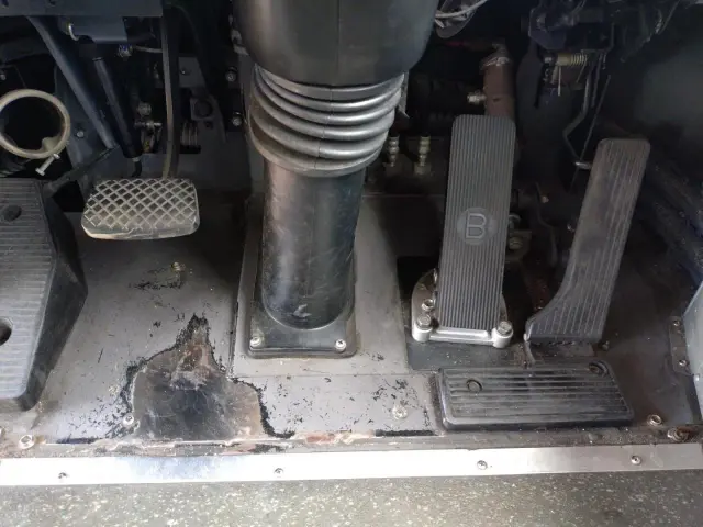 日野 ブルーリボン PKG-KV234N2(2WD)の写真15