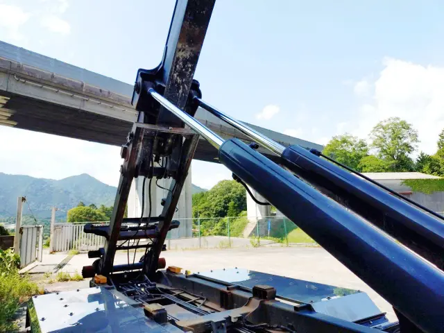 三菱 スーパーグレート 2KG-FV70HY(2WD)の写真15