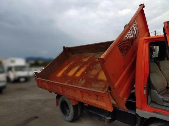 三菱 キャンター KC-FE517BD(2WD)の写真18