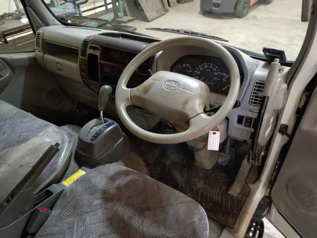 日野 デュトロ PB-XZU351T(2WD)の写真10