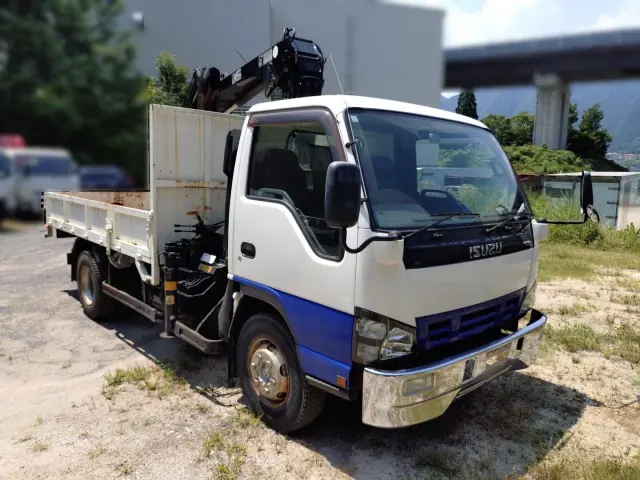 いすゞ エルフ PA-NPR81R(2WD)の写真3