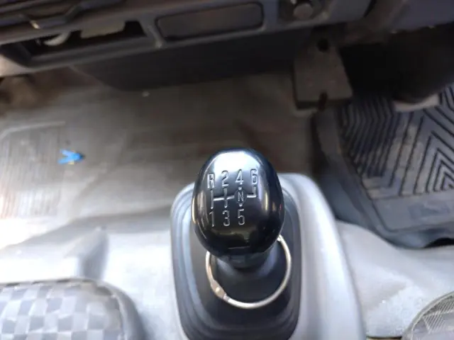 いすゞ エルフ PA-NPR81R(2WD)の写真7