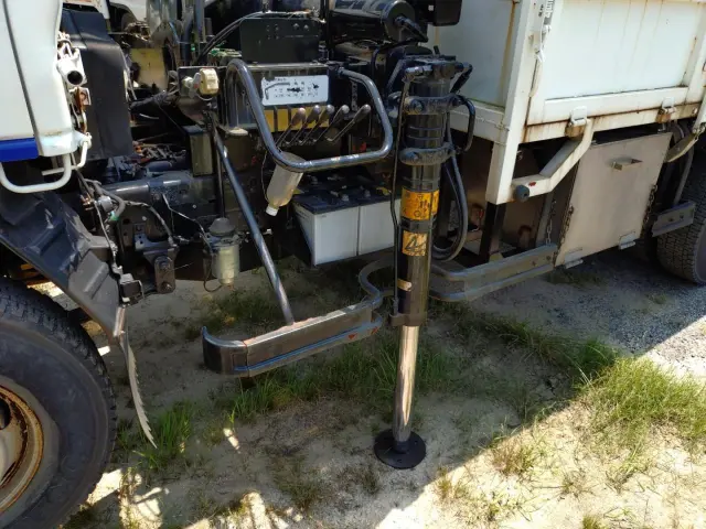 いすゞ エルフ PA-NPR81R(2WD)の写真24