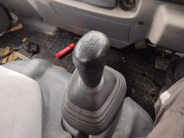 いすゞ エルフ TKG-NHS85AN(4WD)の写真8