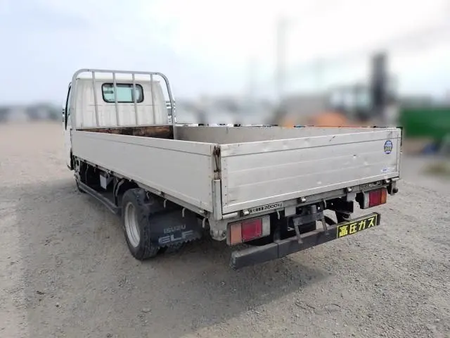 いすゞ エルフ KR-NKR81LAR(2WD)の写真5