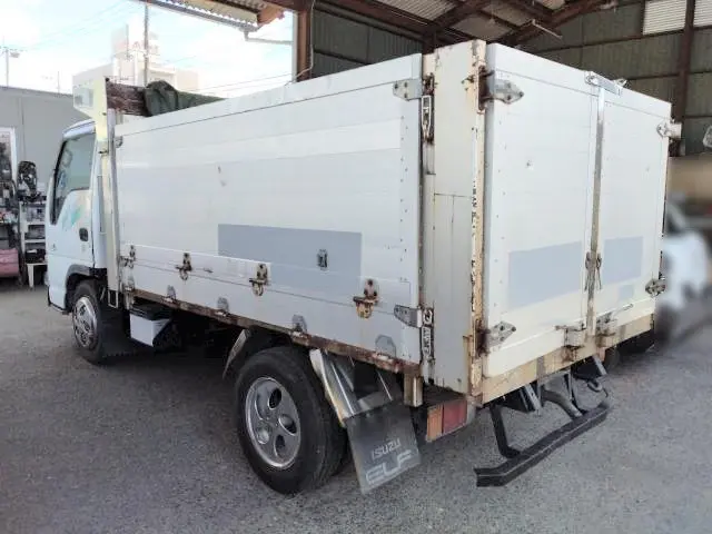 いすゞ エルフ KR-NKR81ED(2WD)の写真5
