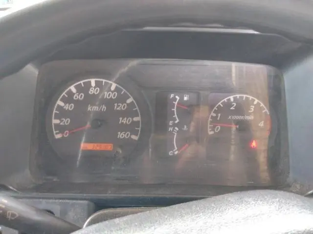 いすゞ エルフ KR-NKR81ED(2WD)の写真8