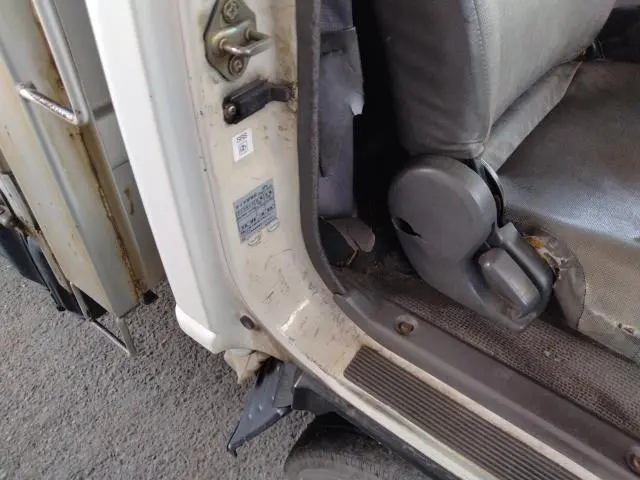 いすゞ エルフ KR-NKR81ED(2WD)の写真10