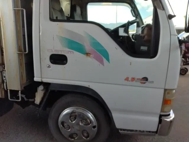 いすゞ エルフ KR-NKR81ED(2WD)の写真13