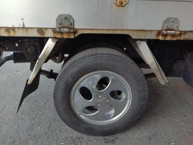 いすゞ エルフ KR-NKR81ED(2WD)の写真21