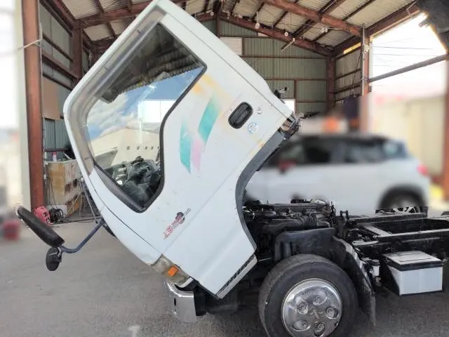 いすゞ エルフ KR-NKR81ED(2WD)の写真23