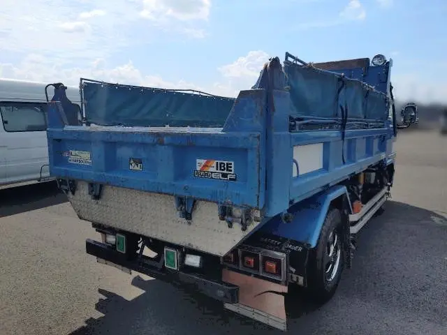 いすゞ エルフ KC-NKR71GN(2WD)の写真4