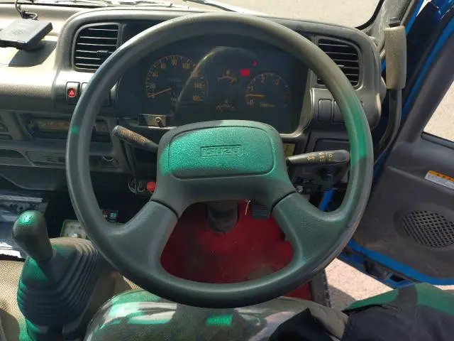 いすゞ エルフ KC-NKR71GN(2WD)の写真11