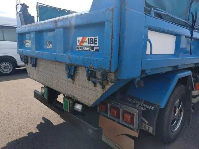 いすゞ エルフ KC-NKR71GN(2WD)の写真21