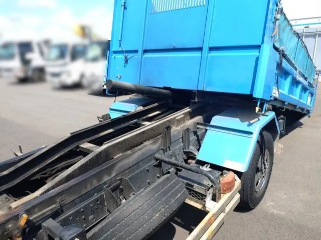 いすゞ エルフ KC-NKR71GN(2WD)の写真26